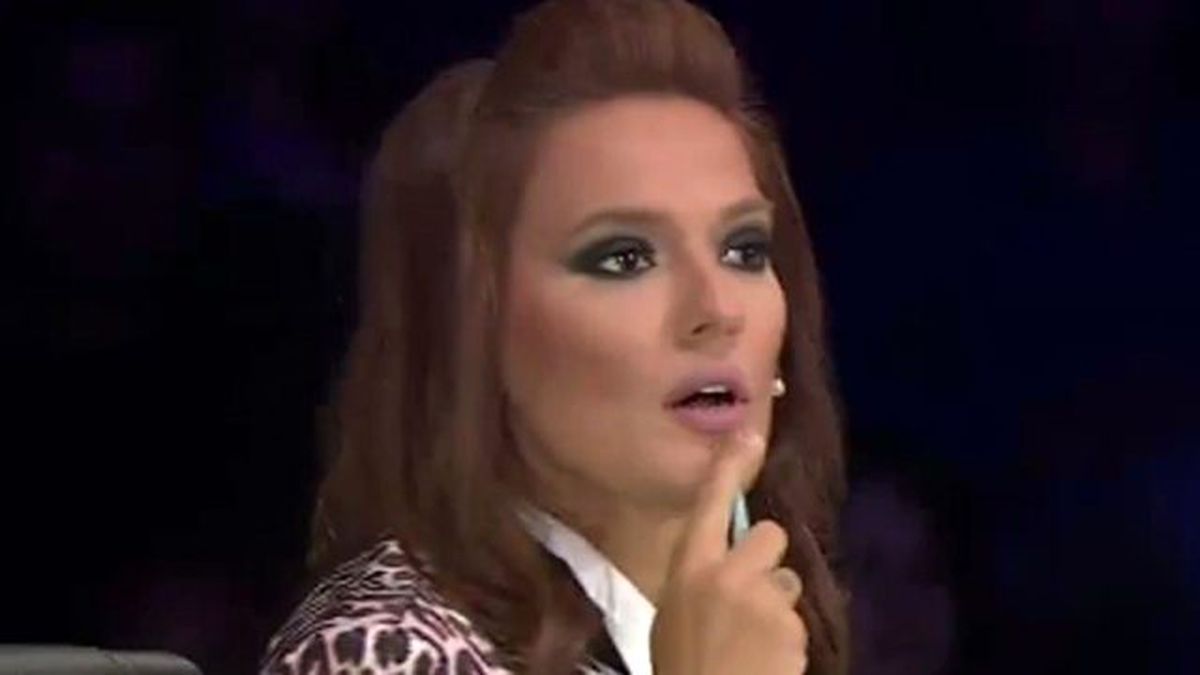 Demet Akalın\'ın Unutamadığı Defile Anısı!