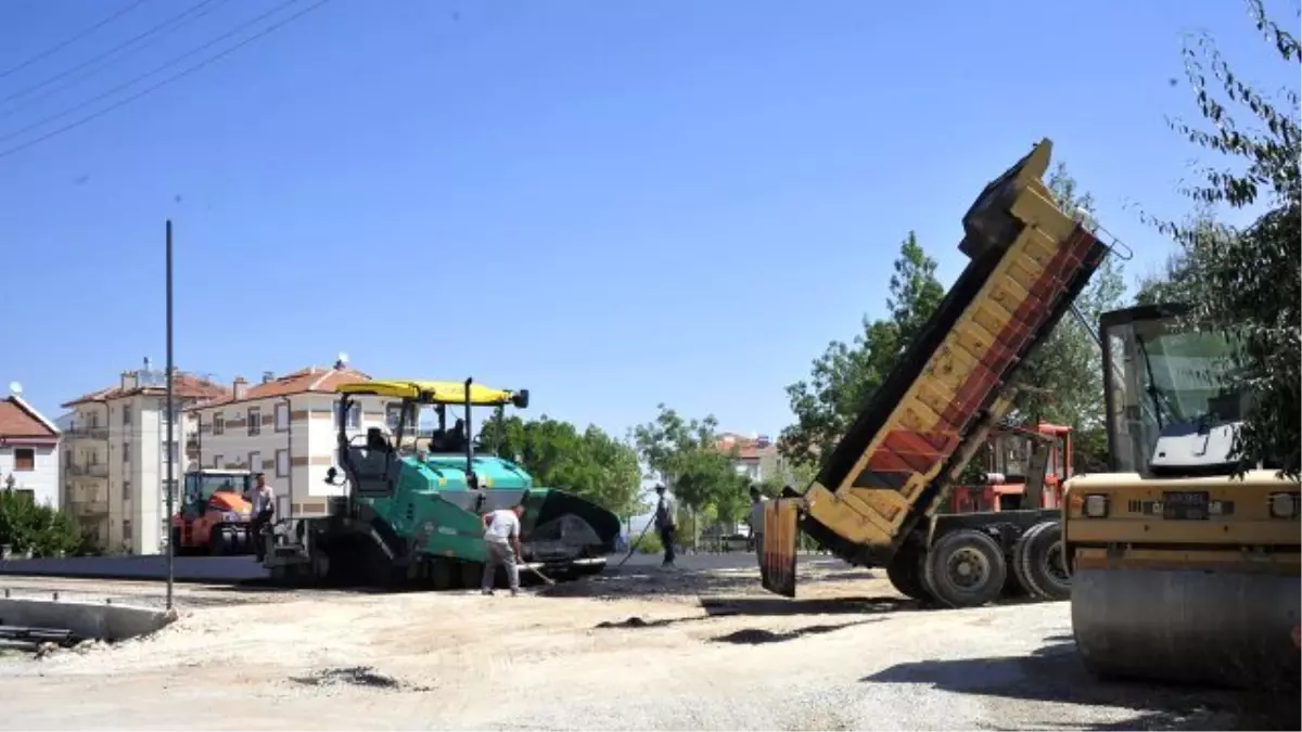 Semt Spor Sahalarında Çalışmalar Devam Ediyor