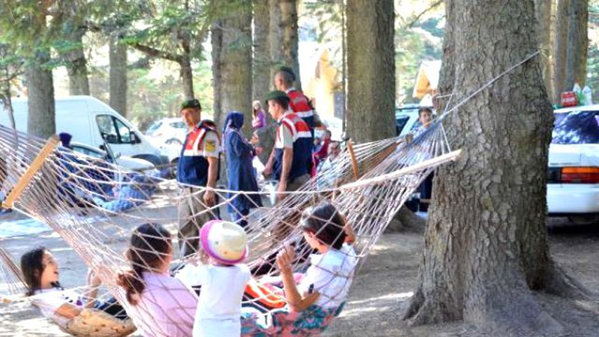 Sıcaktan Bunalanlar Uludağ\'a Koşuyor