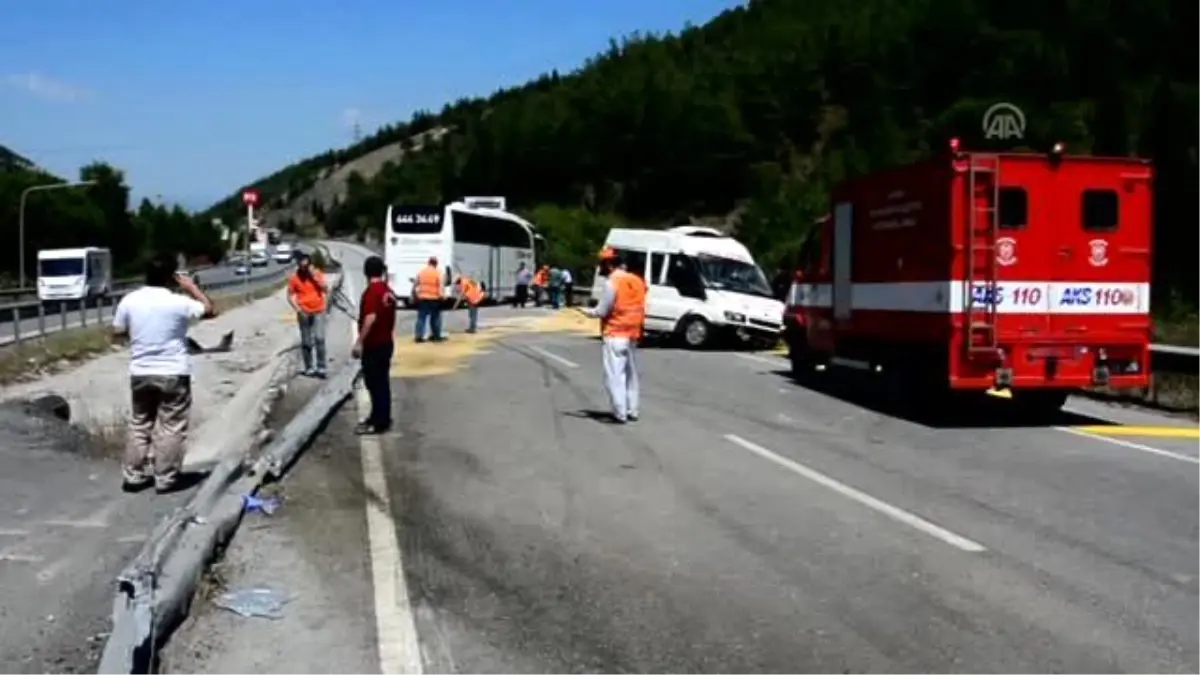 Trafik Kazası: Biri Ağır 2 Yaralı