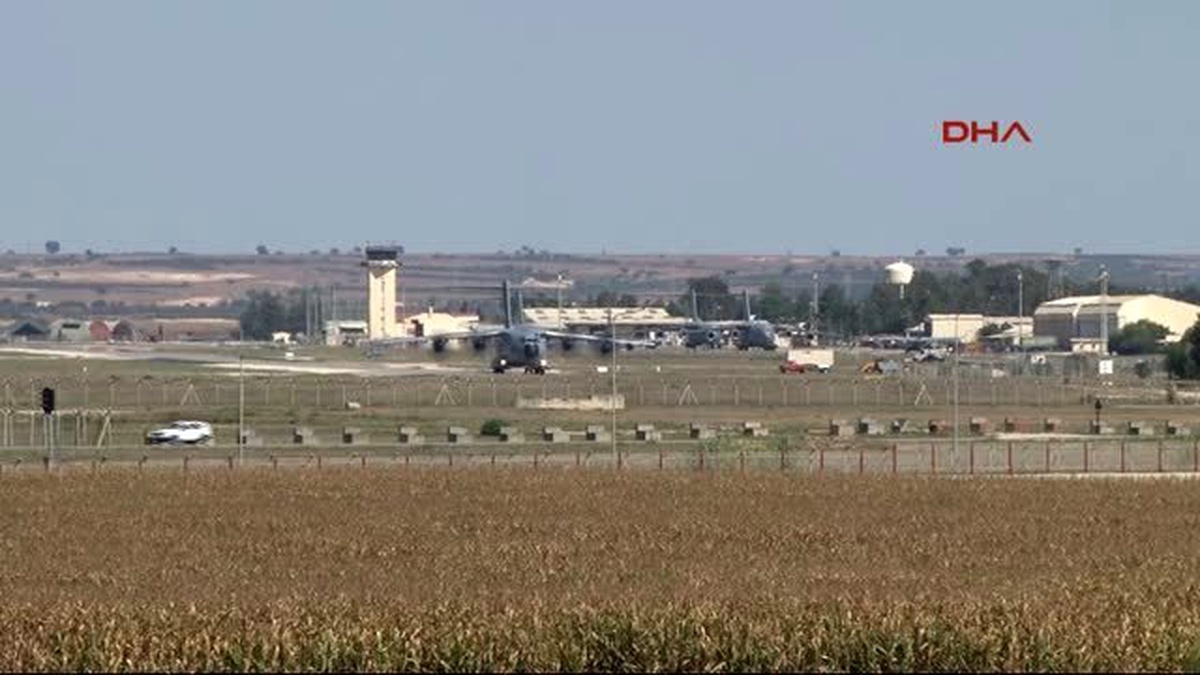 Adana İncirlik\'in Çevresinde Fıstık Hasadı