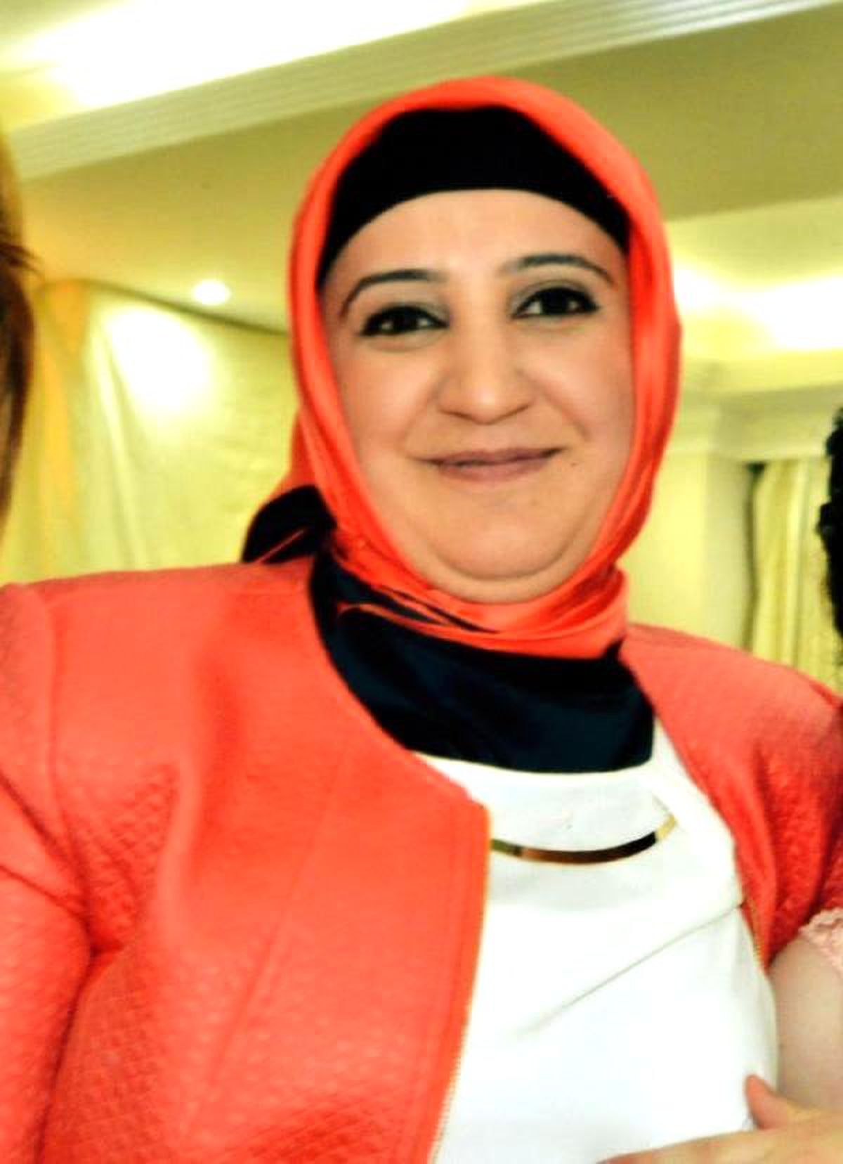 Altın ve Para Dolu Çantayla Kaybolan Kızını Arıyor