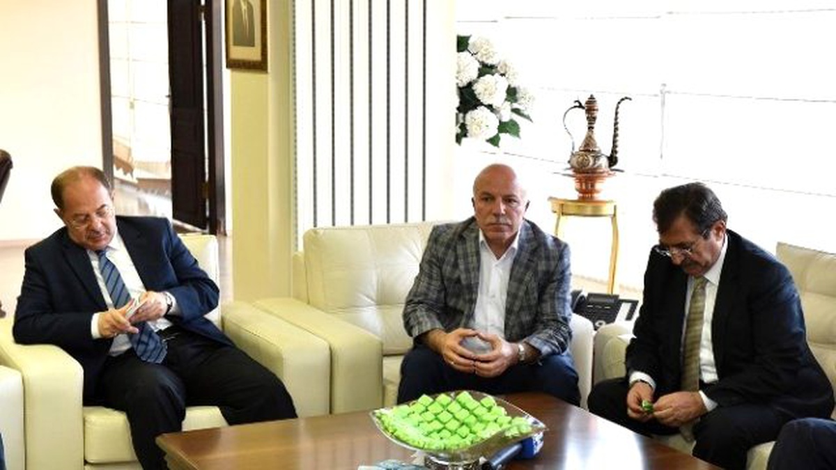 Bakan Güllüce, Başkan Sekmen\'i Ziyaret Etti