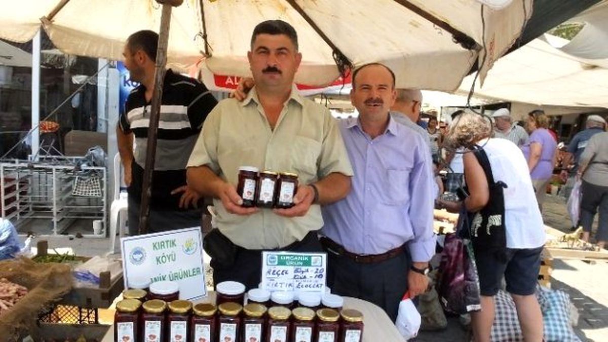 Burhaniye\'de Organik Çilek Reçeli Beğenildi