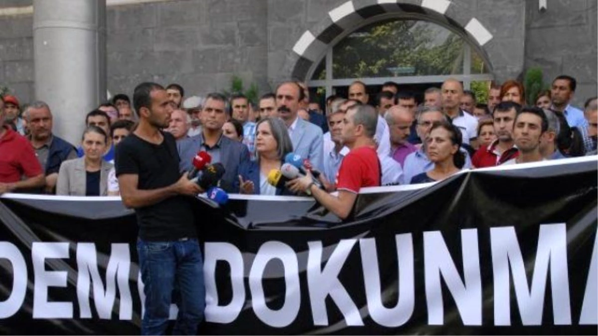 Diyarbakır\'da Sur Belediye Başkanları\'na \'Öz Yönetim\' Gözaltısı (2)