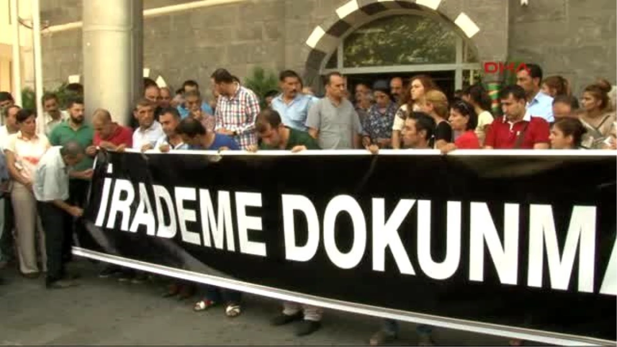 Diyarbakır\'da Sur Belediye Başkanları\'na \'Öz Yönetim\' Gözaltısı