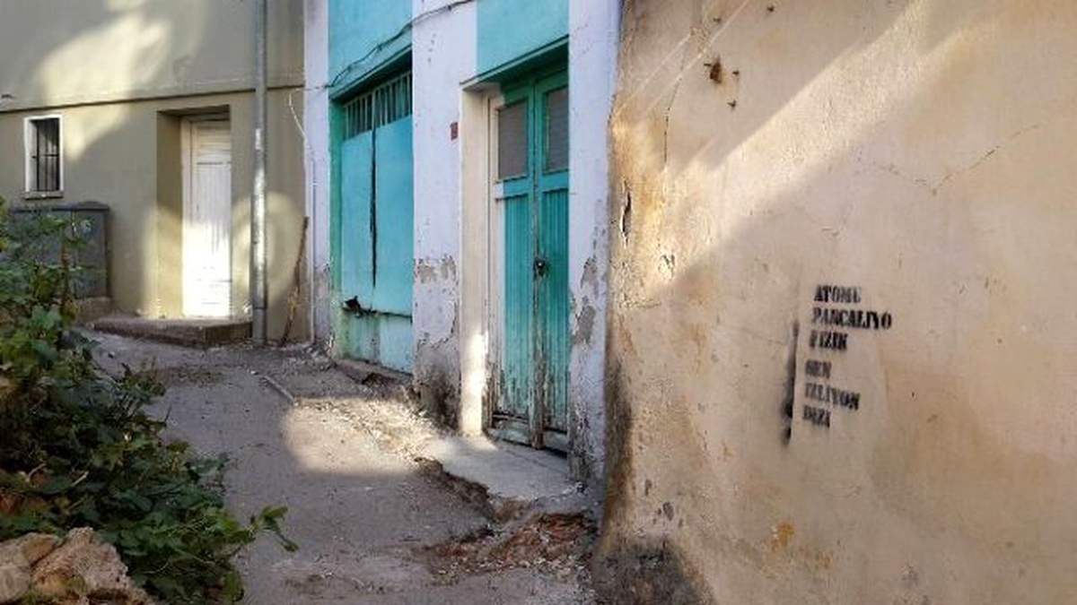 Dizilere Tepkilerini Duvarlara Yansıttılar