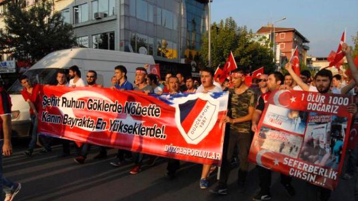 Düzce\'de Teröre Lanet Yürüyüşü