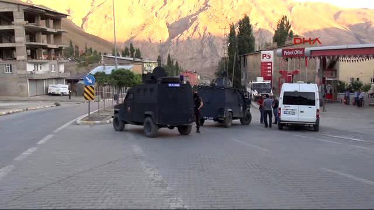 Hakkari - Şüpheli Çantadan Bebek Bezi Çıktı