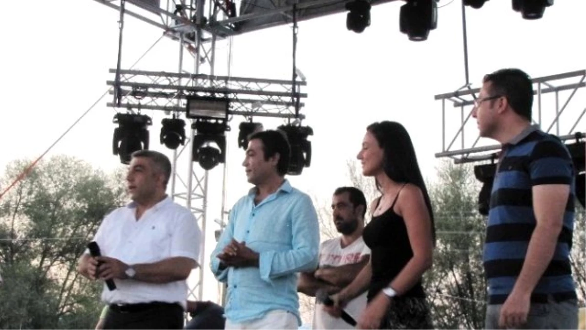 Hisarcık\'taki Oğuz Yılmaz ve Sevcan Orhan Konseri İptal Edildi