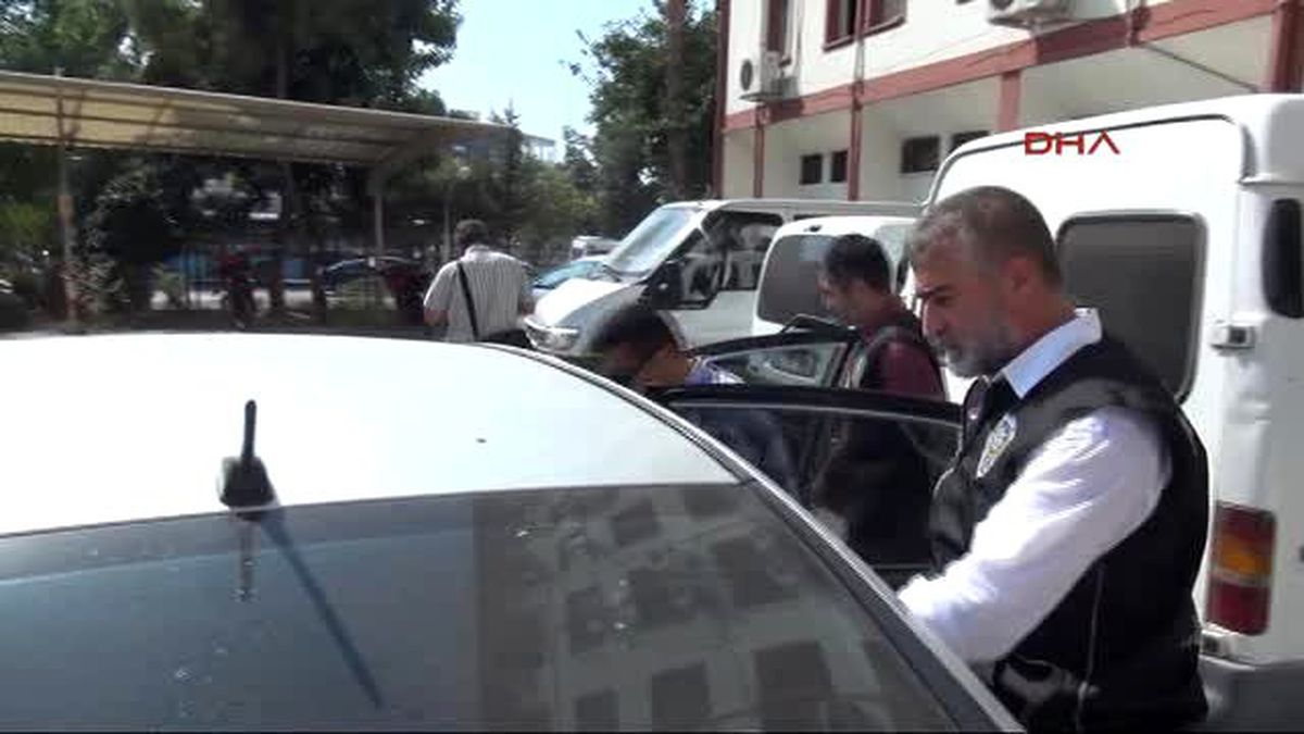 Katil, Komşusu Çıktı
