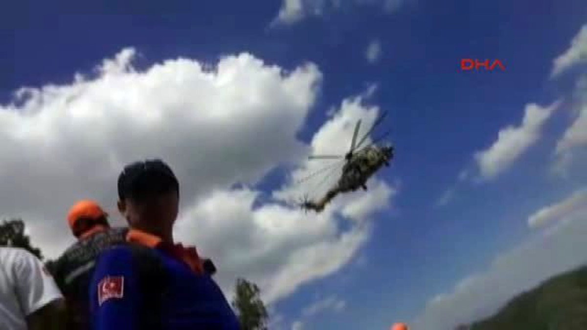 Kayalıklardan Düşen Çoban Askeri Helikopterle Kurtarıldı