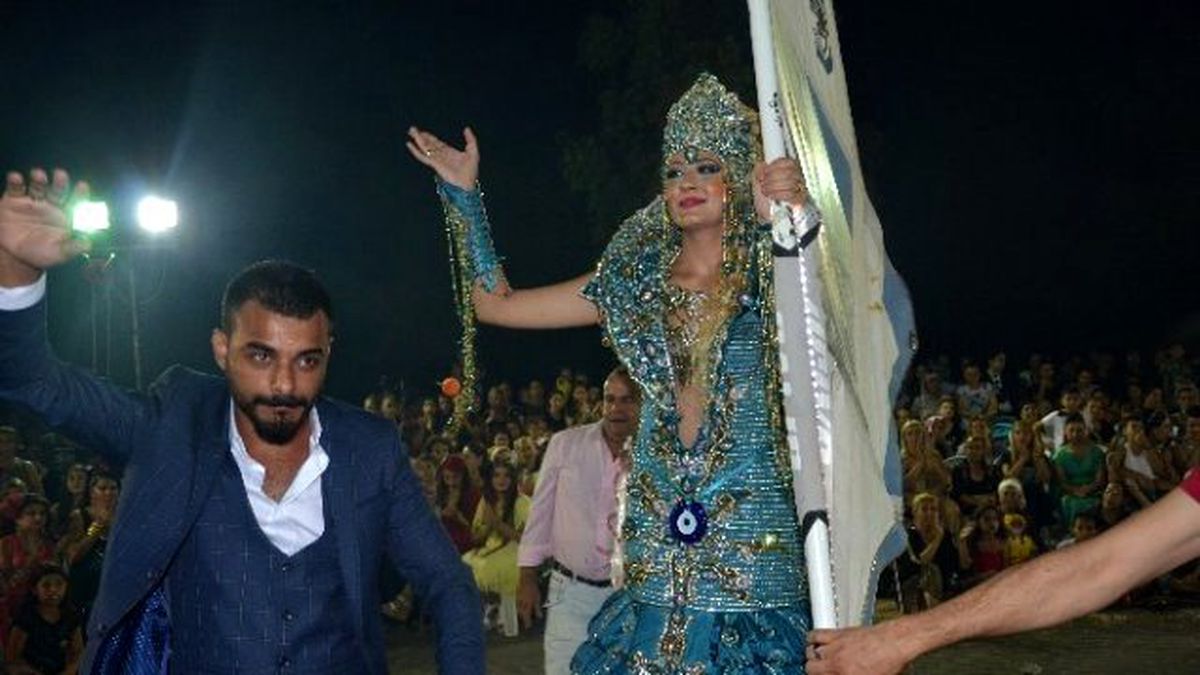 Roman Gelin, Kınaya Yelkenli, Düğüne Vinçle Geldi