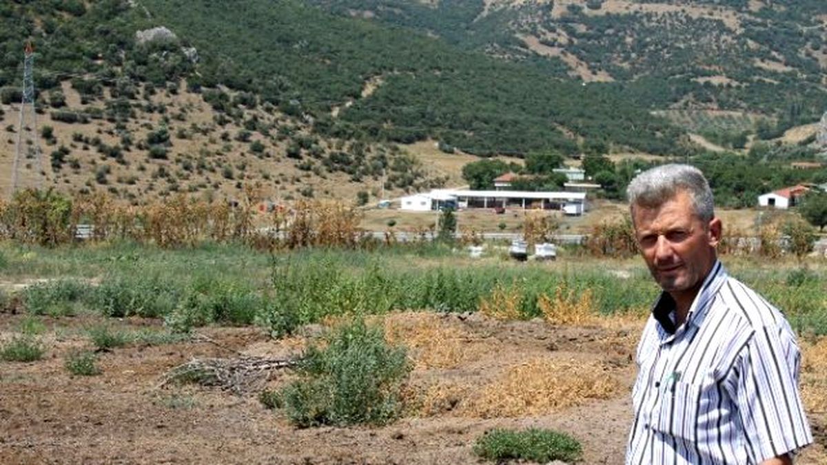 Marmaracık Köyüne Halı Saha