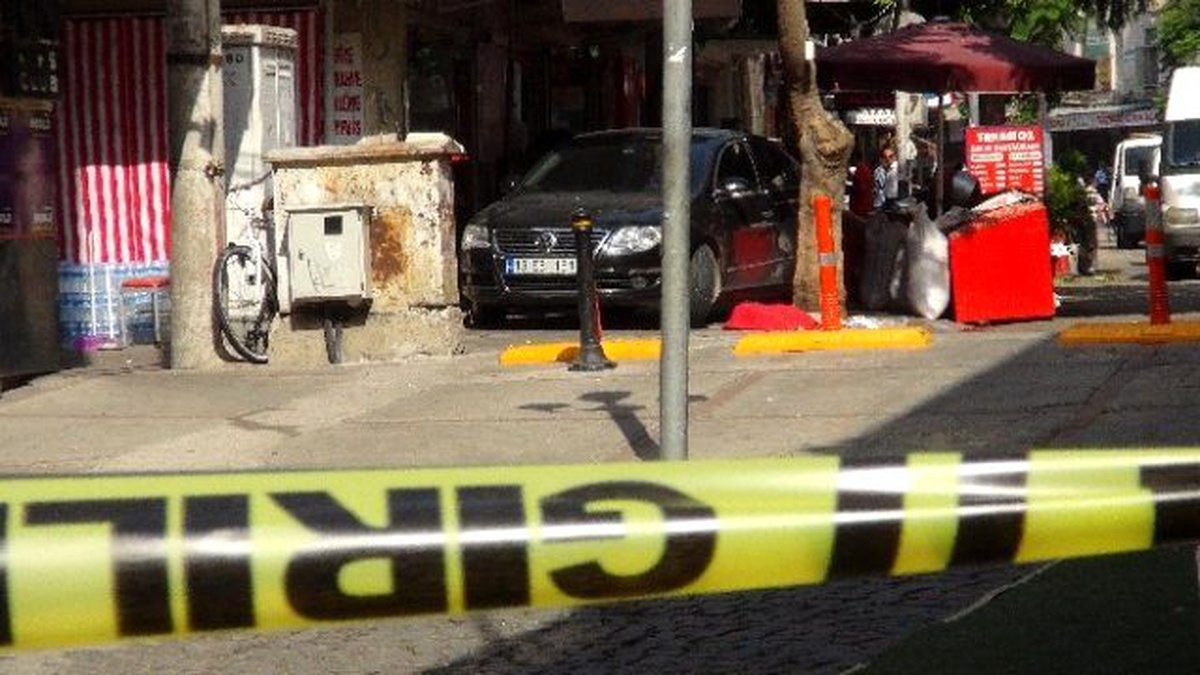 Mersin\'de Şüpheli Otomobil Paniğe Neden Oldu