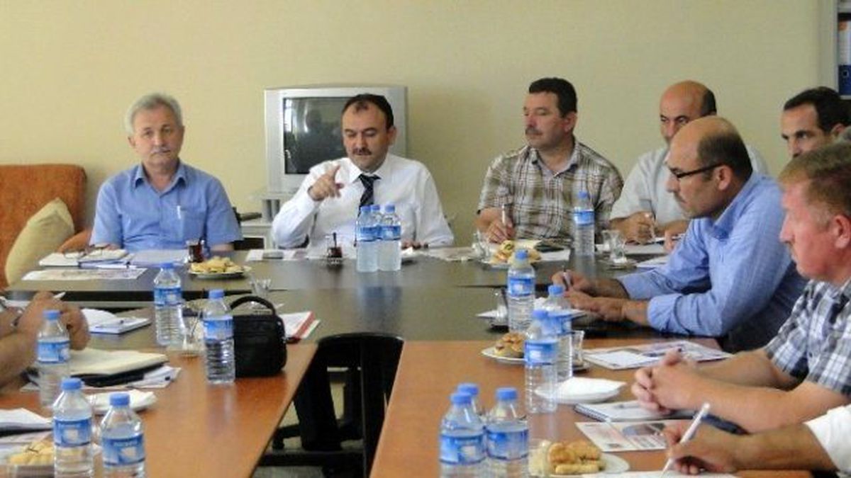 Milli Eğitim Müdürü Bilal Yılmaz Çandıroğlu 16 İlçe Milli Eğitim Müdürü ile Toplantı Yaptı