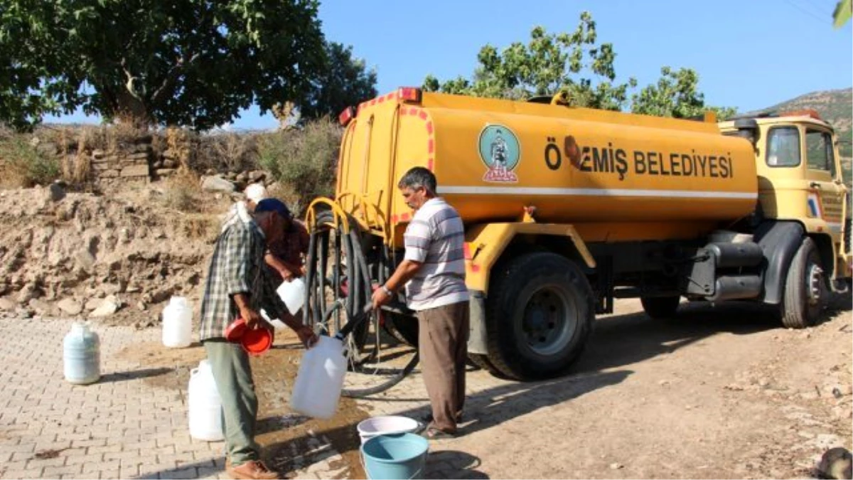 Ödemiş Belediyesi Uzundere\'nin Su Sorununa Çare Oluyor