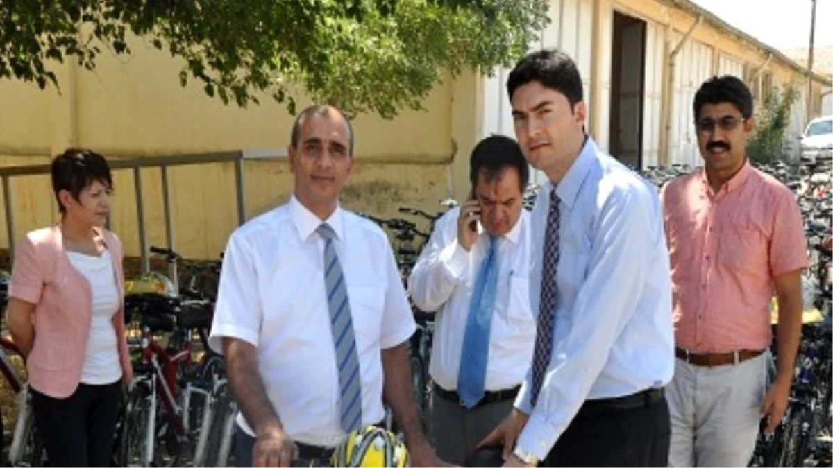 Öğrenciler İçin Okullara 140 Bisiklet Teslim Edildi