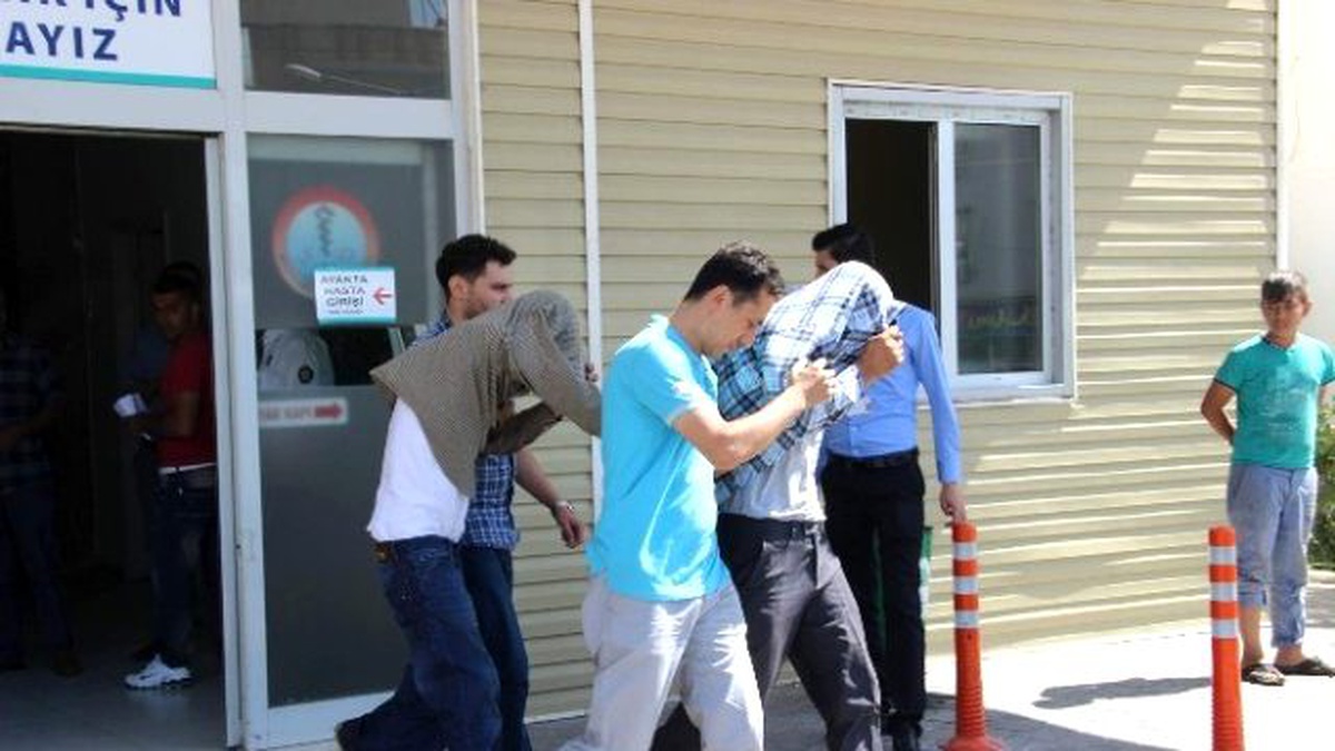 Önce Güvenlik Kamerasına, Sonra Polise Yakalandılar