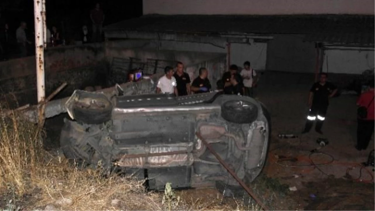 Salihli\'de Trafik Kazası: 2 Ölü 2 Yaralı