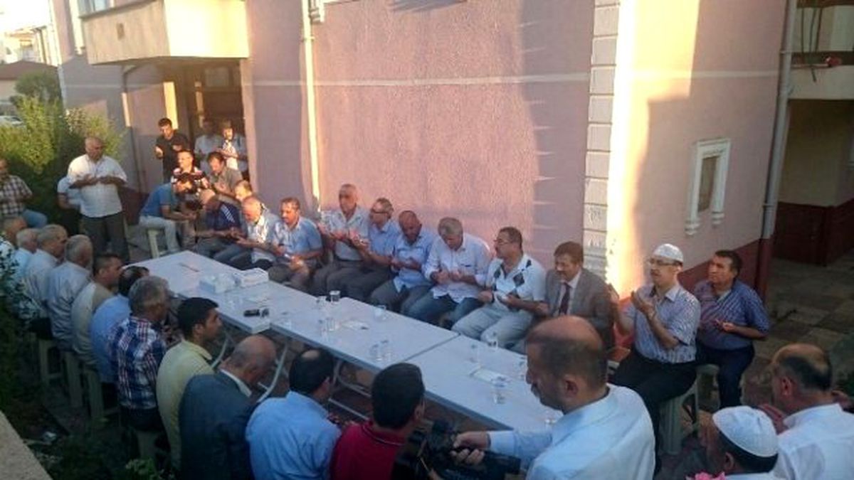 Şehit Askerin Kocaeli\'deki Baba Evine Ateş Düştü