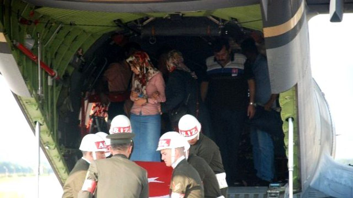 Şehit Teğmenin Cenazesi Tokat\'a Getirildi