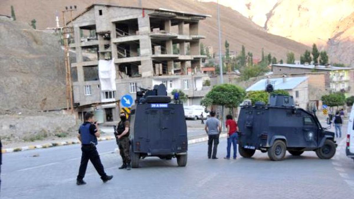 Şüpheli Çantadan Bebek Bezi Çıktı