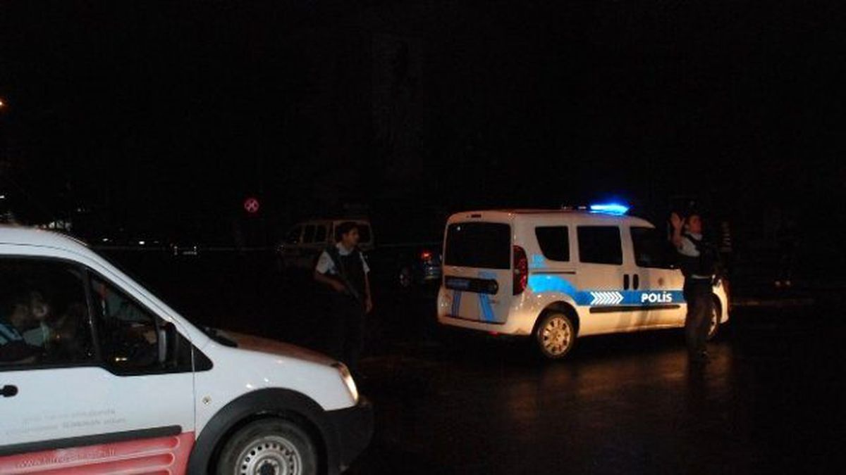 Şüpheli Çöp Poşeti Fünye ile Patlatıldı