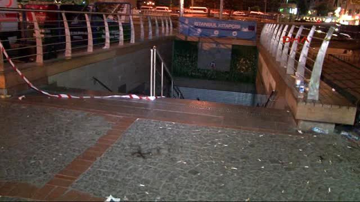 Taksim Metro İstasyonu\'nda Şüpheli Bavul Paniği