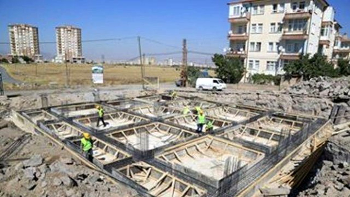 Tavlusun Mahallesi Çok Amaçlı Sosyal Tesis ve Kapalı Pazar Yerine Kavuşuyor
