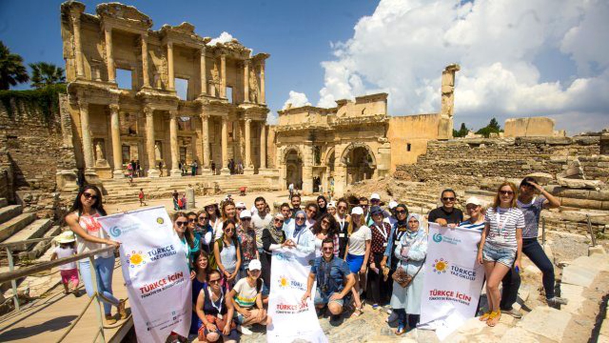 Yaz Okulu Öğrencileri Anadolu\'nun Tarihine Hayran Kaldı