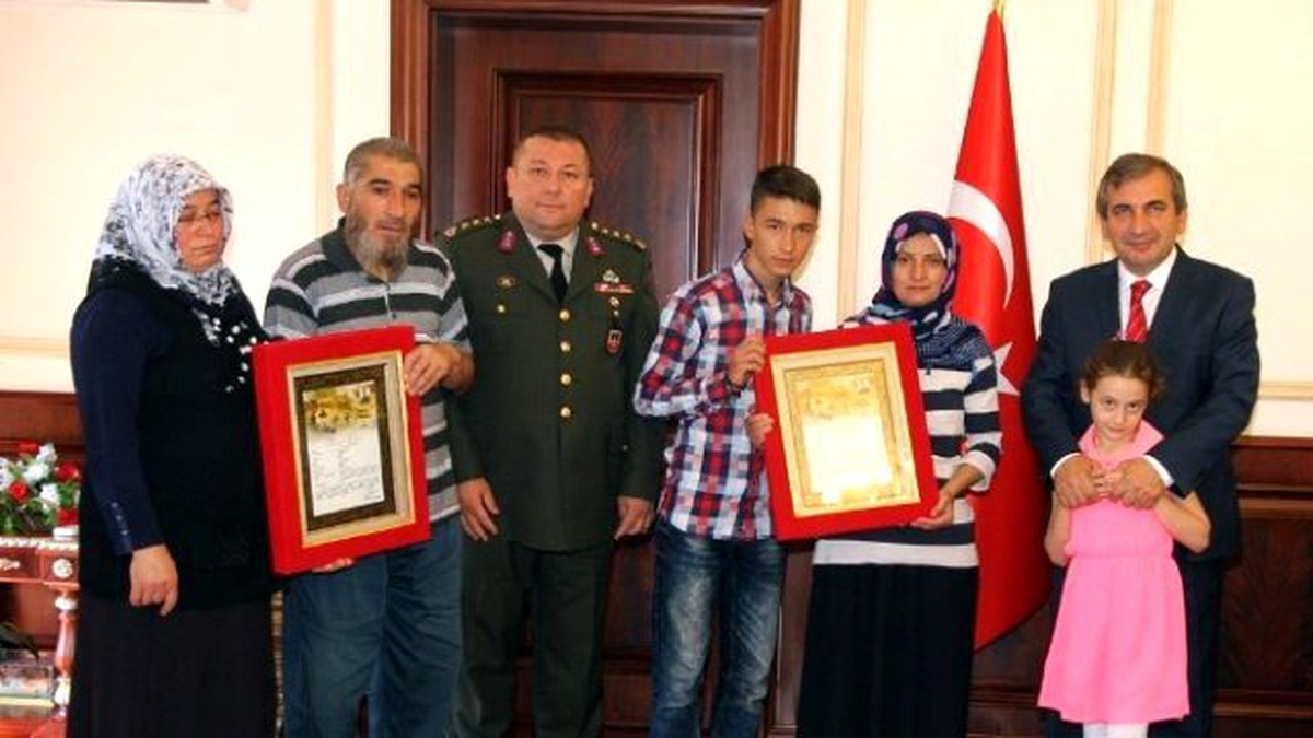 Yozgatlı Şehit Uzman Çavuş Mehmet Koçak\'ın Şehadet Beratı Ailesine Verildi