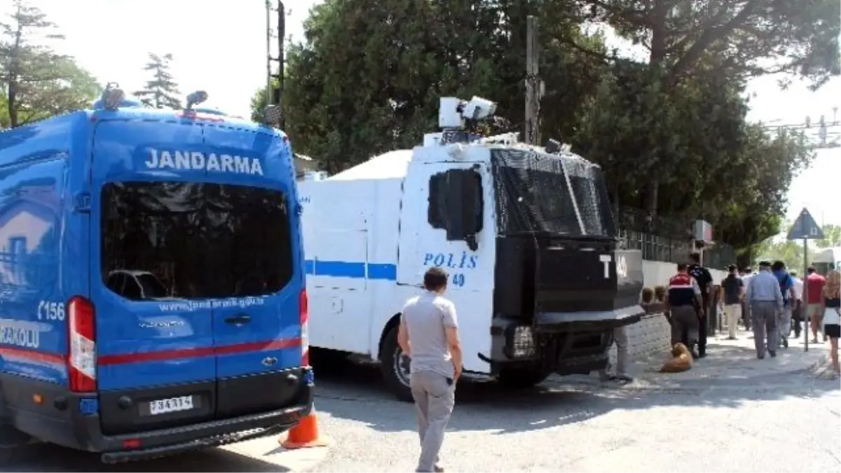 3\'üncü Havalimanını Protesto Eden Gruba Vatandaş Tepkisi