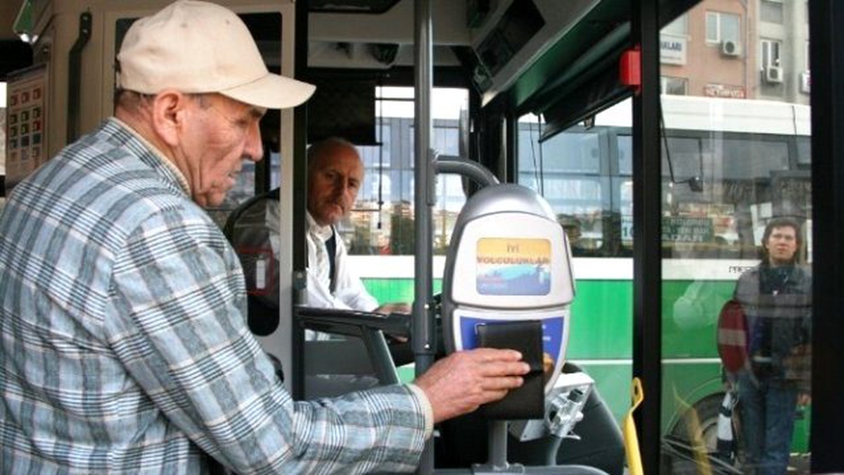 60-65 Yaş, Gazi-gazi Yakını, Şehit Yakını, Engelli Seyahat Kartları\'ndan İlk Basım Ücreti Alınmıyor