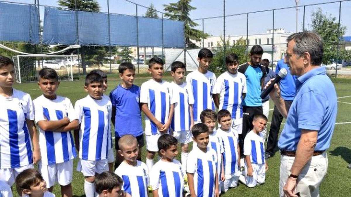 Başkan Ataç Geleceğin Sporcularına Sertifikalarını Verdi