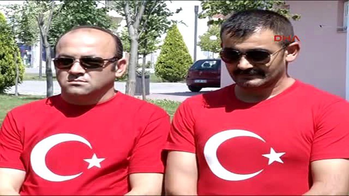 Bolu BBP\'li Başkan Asker Kıyafeti Giyip Teröre Tepki Gösterdi