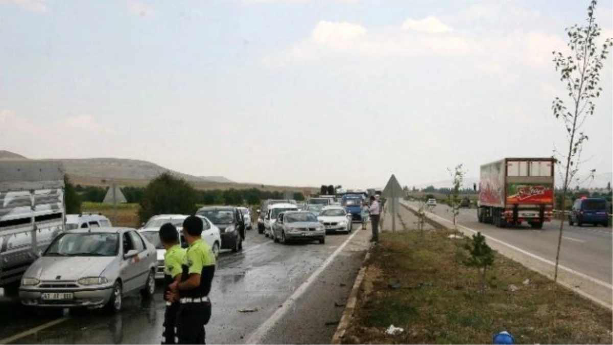 Devrilen Ayçiçek Yağı Yüklü Tanker Alev Alev Yandı