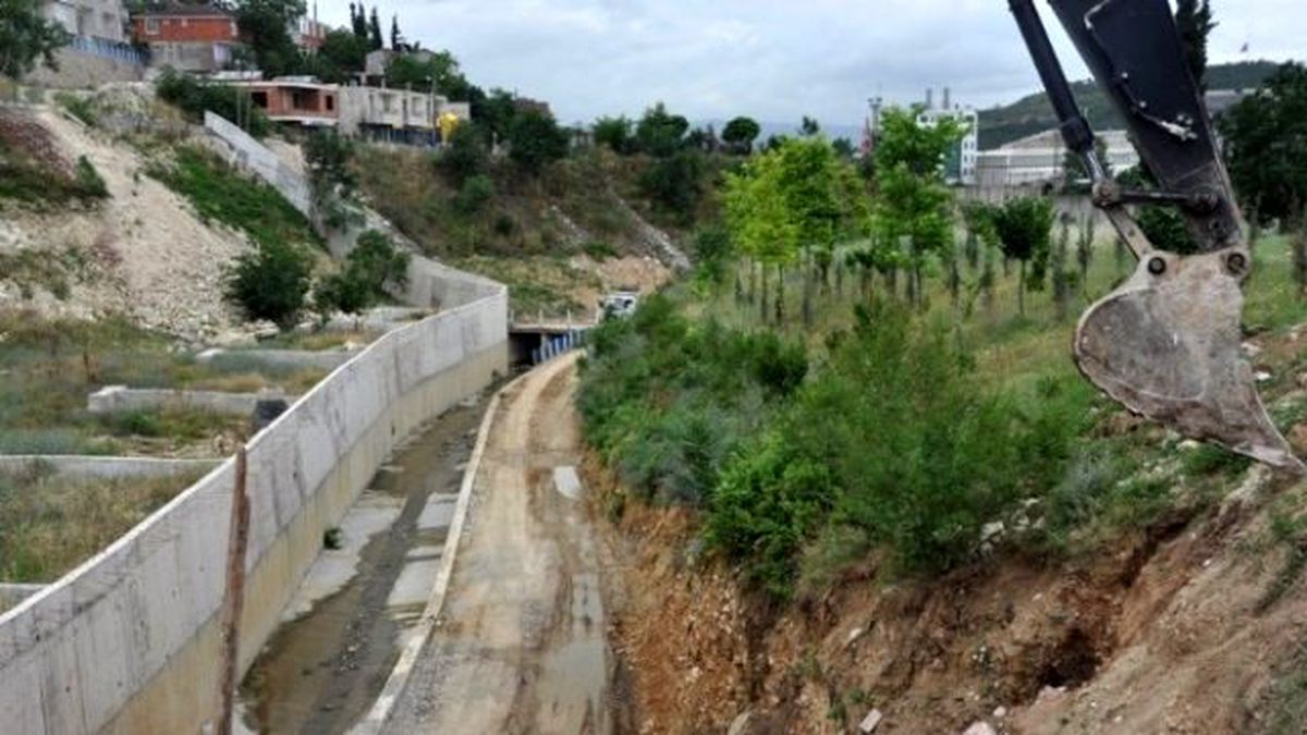 Dilovası Eynerce Deresi\'nin Islahı Son Aşamaya Geldi.