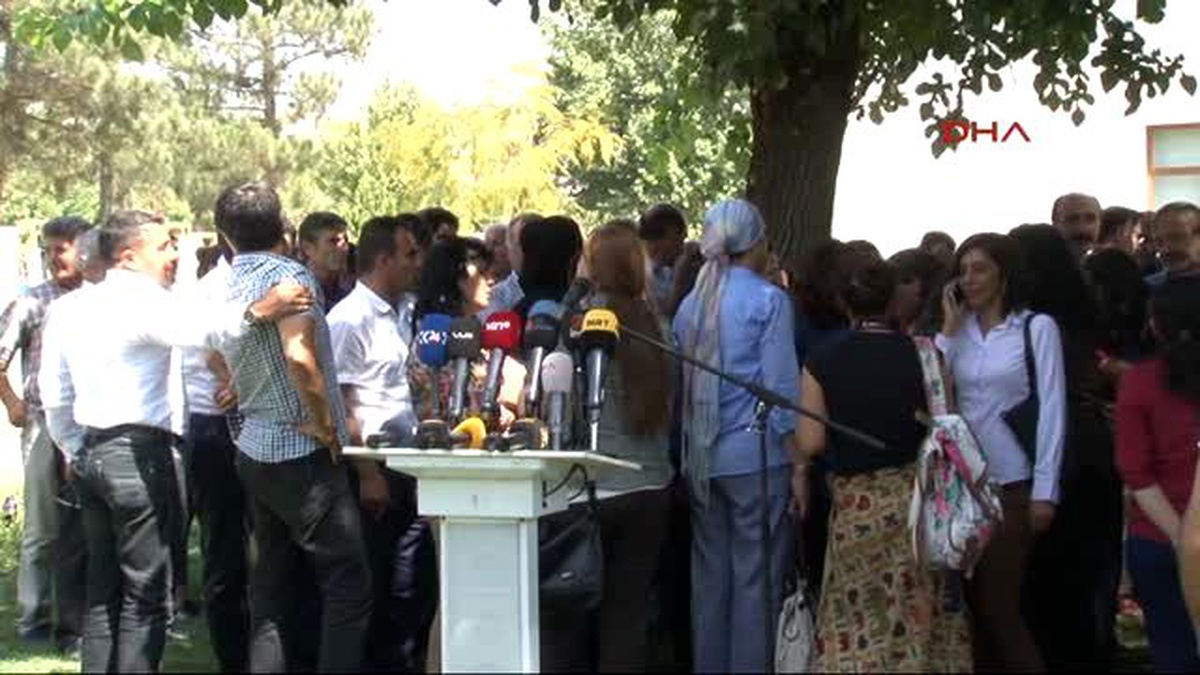 Diyarbakır Emine Ayna: Dbp Olarak Biz \'Öz Yönetim\' İlanlarının İçindeyiz