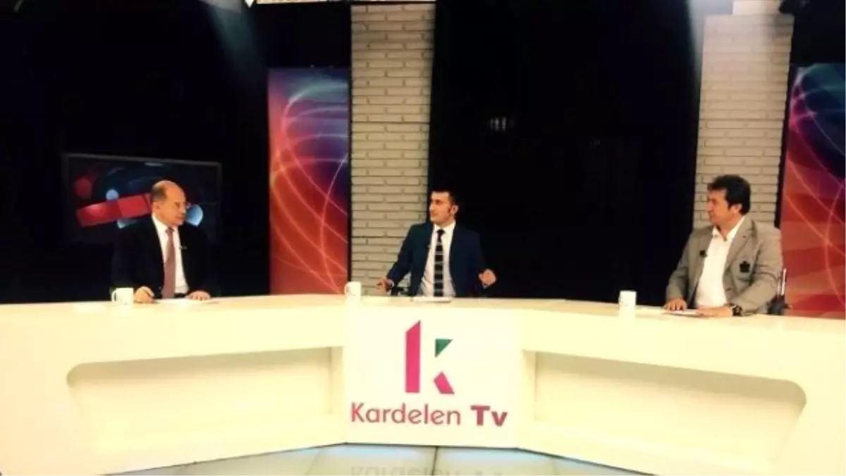 Eski Sağlık Bakanı Recep Akdağ: "Selahattin Demirtaş\'ı Kurt Adama Benzetiyorum"