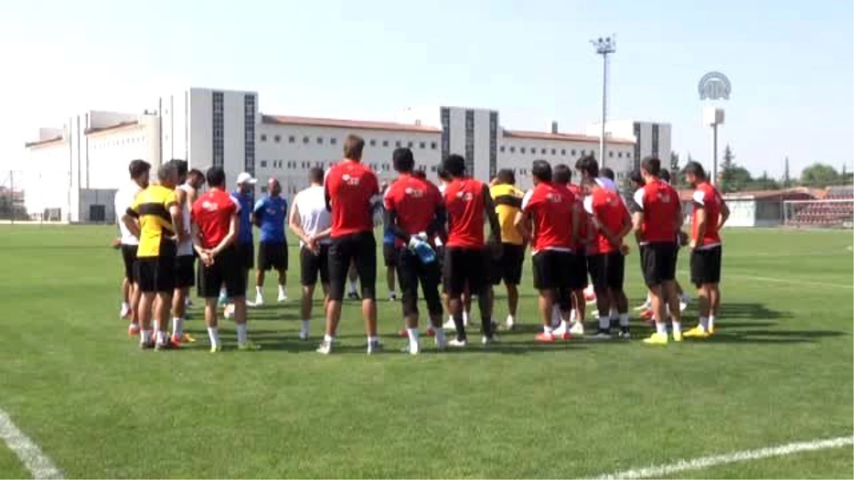 Eskişehirspor Teknik Direktörü Skibbe
