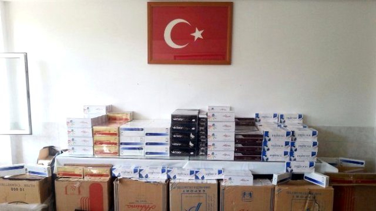 Jandarmanın Dikkati Kaçak Sigarayı Yakalattı