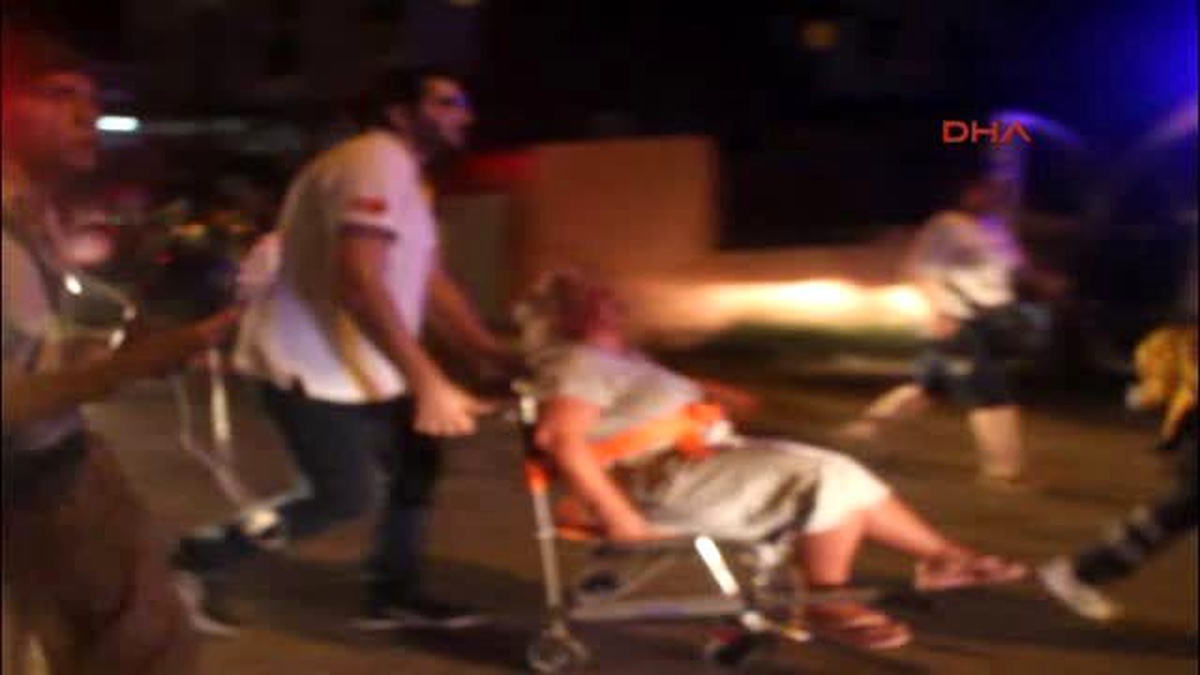 Kemer - Otelde Çıkan Yangında Turistler Dumandan Etkilendi