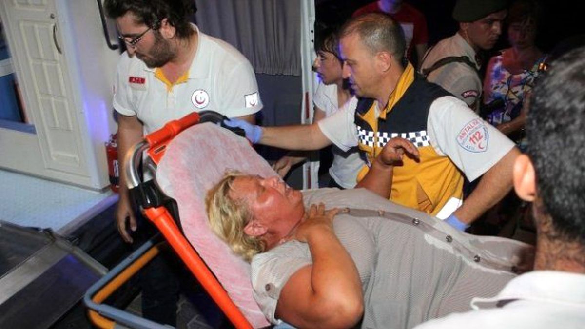 Otelin Saunasında Yangın Çıktı, Turistler Sinir Krizi Geçirdi