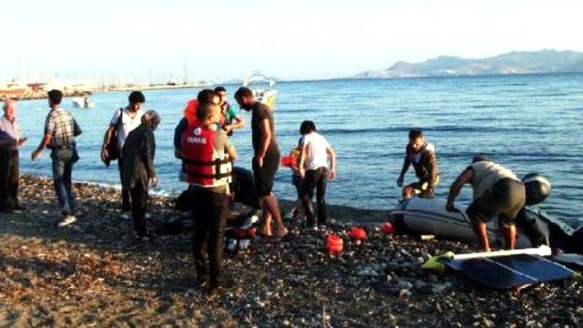 Parası Olan Tekneyle, Olmayan Lastik Botla Umut Yolculuğuna Çıkıyor