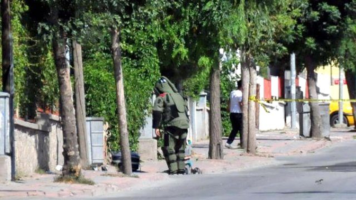 Polis Merkezi Yakınına Bırakılan Bavul, Paniğe Neden Oldu