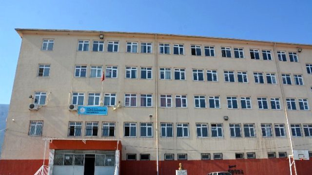 Şehzadeler\'de Okullar Yeni Eğitim Yılına Hazırlanıyor