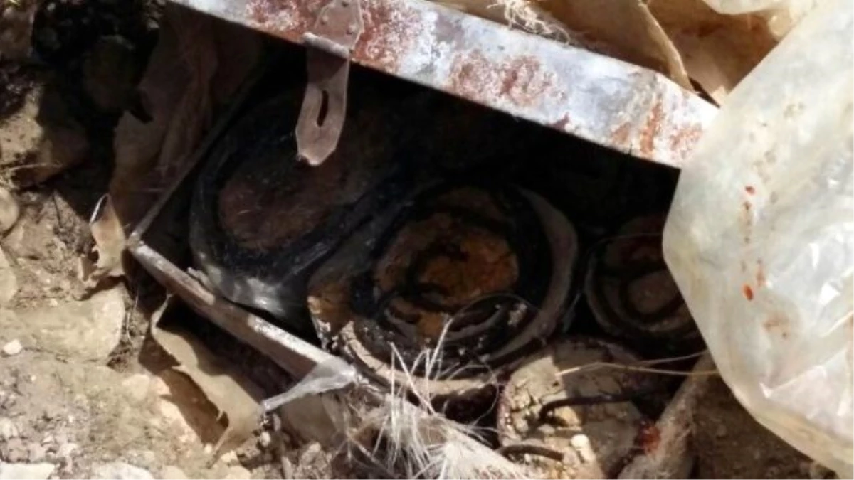 Sivas\'ta PKK\'nın Gömdüğü 12 El Yapımı Patlayıcı Bulundu