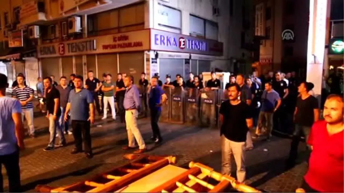 Terör Protestosunda HDP Binasına Yürüdüler, Ortalık Karıştı