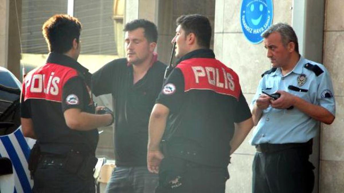 Tüfekle Vurduğu Ağabeyini Hastaneye Götürdü